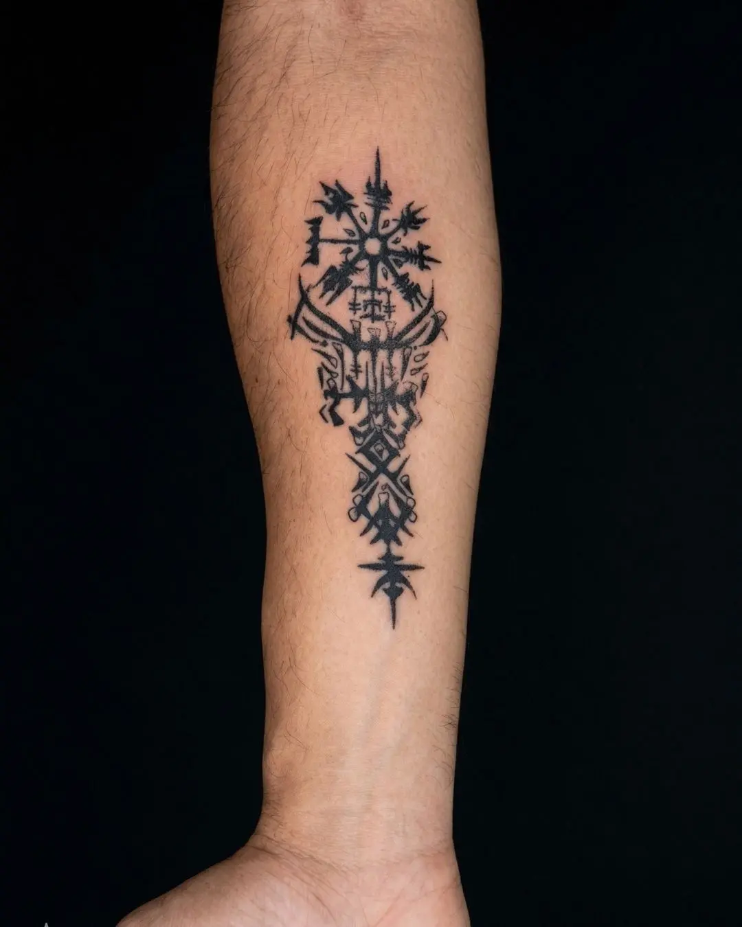 Neo-tribal dövmesi